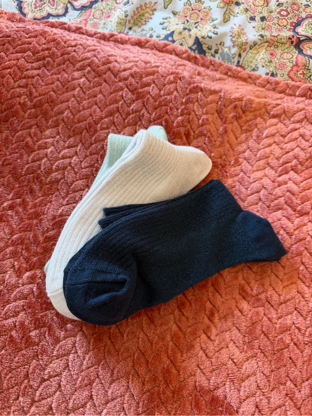 Women's Crew Glittery Ribbed Socks - Navy, Ivory, Light Green